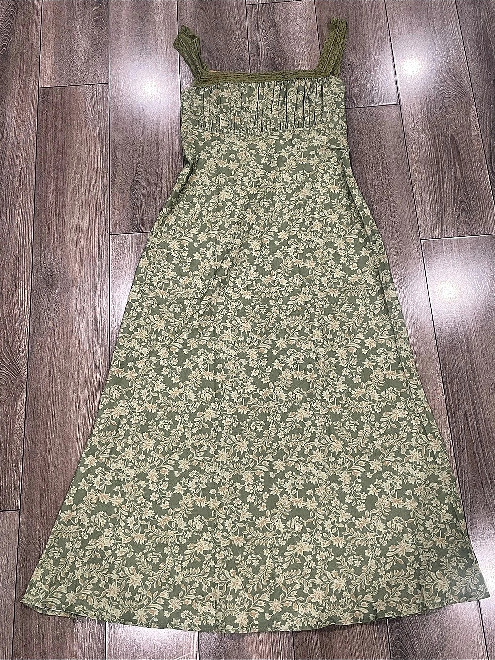 RIHOAS Green Square Neck Lace Floral Midi Dress Green & Pink Small